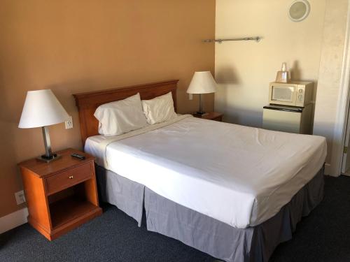 Queen Room